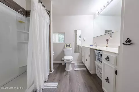 Bath - 498 Rainbow Knob Ln, Mc Daniels, KY 40152 photo 1 of 6