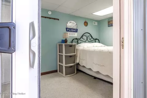 Bedroom - 498 Rainbow Knob Ln, Mc Daniels, KY 40152 photo 8 of 9