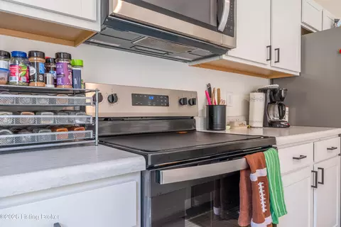Kitchen - 117 Beech Tree Ct, Brooks, KY 40109 photo 4 of 5