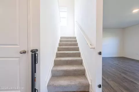 Entry Way - 117 Beech Tree Ct, Brooks, KY 40109 photo 6 of 12