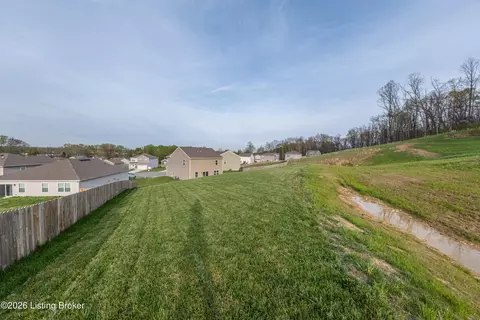 Exterior - 117 Beech Tree Ct, Brooks, KY 40109 photo 4 of 11