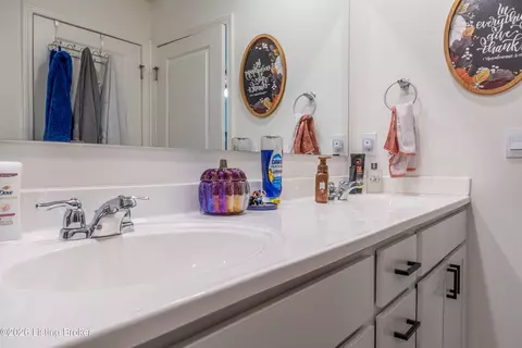 Bath - 117 Beech Tree Ct, Brooks, KY 40109 photo 2 of 4