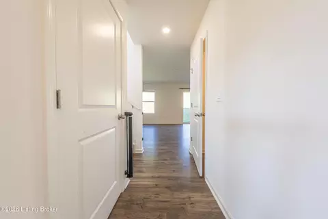 Entry Way - 117 Beech Tree Ct, Brooks, KY 40109 photo 3 of 12