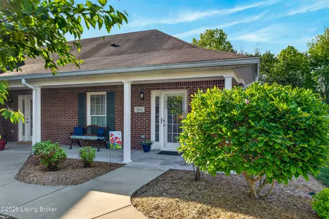 864 Garden Pointe Dr, Simpsonville, KY 40067