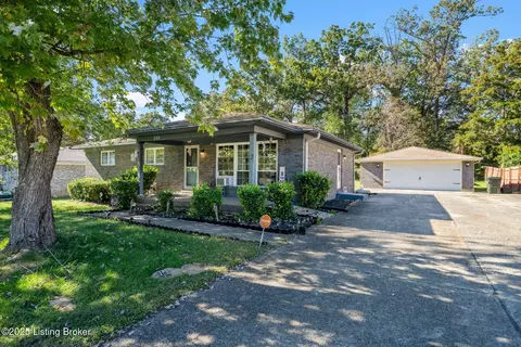 249 Indiana Trl, Radcliff, KY 40160