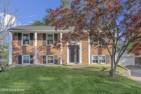 7718 Saint Bernard Ct, Louisville, KY 40291