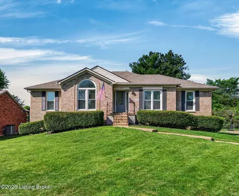 1208 Nightingale Ln, Goshen, KY 40026