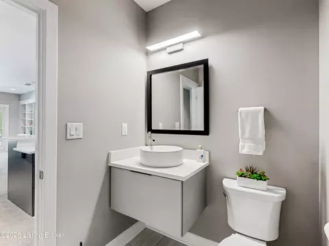 Bath - 6110 Maddox Blvd, Prospect, KY 40059 photo 9 of 10