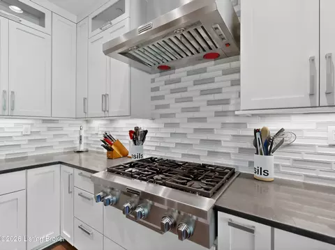 Kitchen - 6110 Maddox Blvd, Prospect, KY 40059 photo 6 of 9