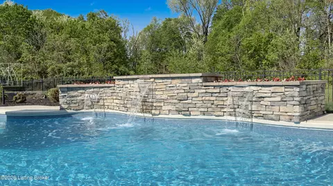 Exterior - 6110 Maddox Blvd, Prospect, KY 40059 photo 4 of 20