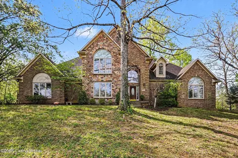 8218 St Anthony Church Rd, Louisville, KY 40214