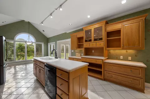 Kitchen - 6509 Mt Batten Ct, Prospect, KY 40059 photo 1 of 4