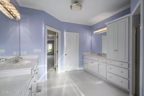 Bath - 6509 Mt Batten Ct, Prospect, KY 40059 photo 2 of 7