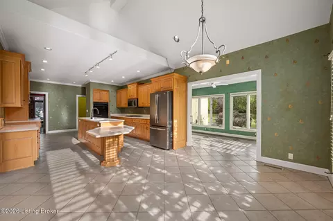 Kitchen - 6509 Mt Batten Ct, Prospect, KY 40059 photo 4 of 4