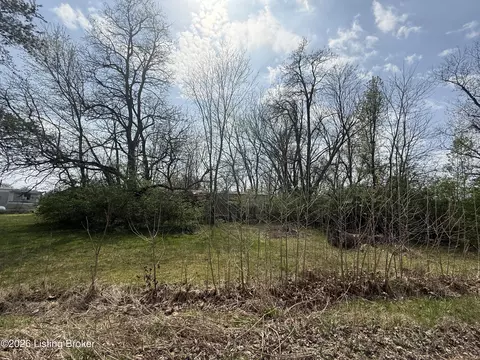249 W Triangle Ln, Louisville, KY 40229