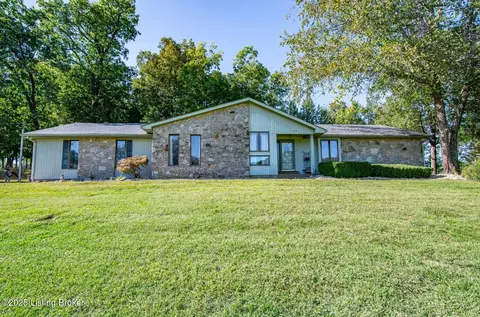 Exterior - 102 Thicket Ct, Radcliff, KY 40160 photo 4 of 18
