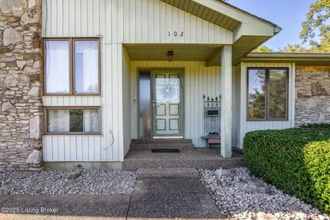 Exterior - 102 Thicket Ct, Radcliff, KY 40160 photo 6 of 18