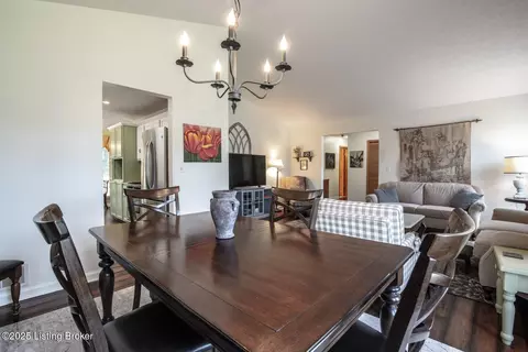 Dining - 102 Thicket Ct, Radcliff, KY 40160 photo 2 of 3