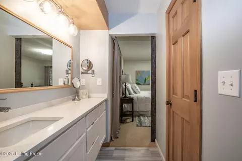 Bath - 102 Thicket Ct, Radcliff, KY 40160 photo 8 of 8