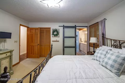 Bedroom - 102 Thicket Ct, Radcliff, KY 40160 photo 4 of 6