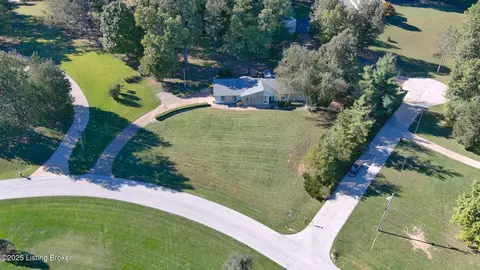 View/Area - 102 Thicket Ct, Radcliff, KY 40160 photo 4 of 7