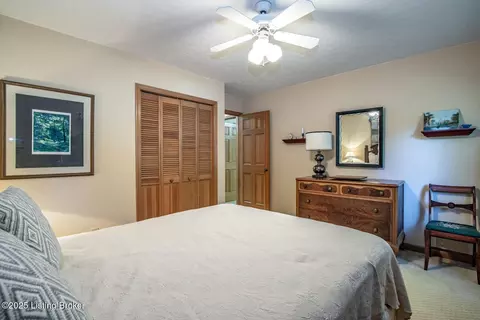 Bedroom - 102 Thicket Ct, Radcliff, KY 40160 photo 6 of 6