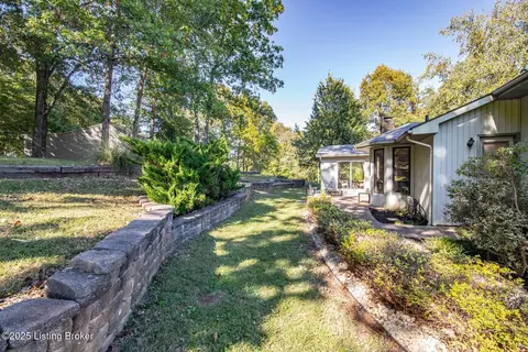 Exterior - 102 Thicket Ct, Radcliff, KY 40160 photo 17 of 18