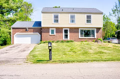 8201 Huntsman Trl, Louisville, KY 40291