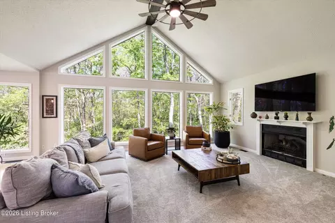 170 Hidden Valley Dr, Fisherville, KY 40023