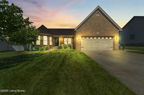8504 Pathfinder Ct, Louisville, KY 40291