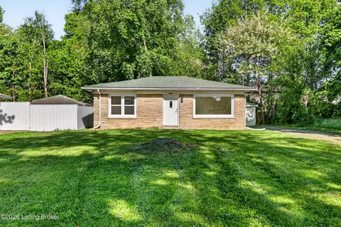4322 Lynnview Dr, Louisville, KY 40216