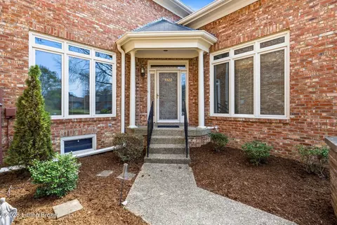 7922 Grenoble Ln, Prospect, KY 40059