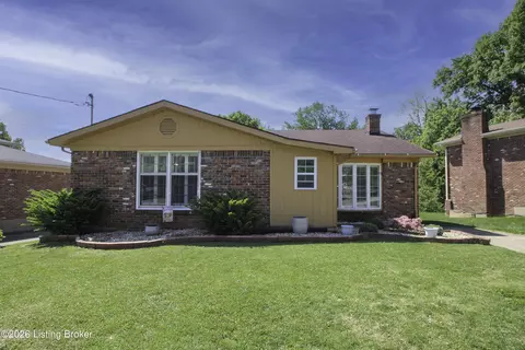 10706 Blackwood Rd, Jeffersontown, KY 40299