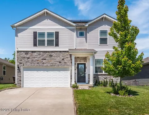 8017 Cedar Meadows Ln, Louisville, KY 40229