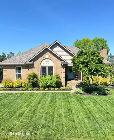 4022 Saratoga Woods Dr, Louisville, KY 40299