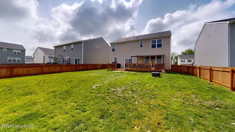 Exterior - 4025 White Pine Ln, La Grange, KY 40031 photo 7 of 7