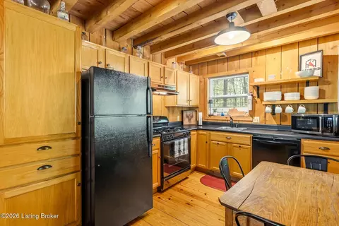 Kitchen - 769 Jock Rd, Bee Spring, KY 42207 photo 2 of 5