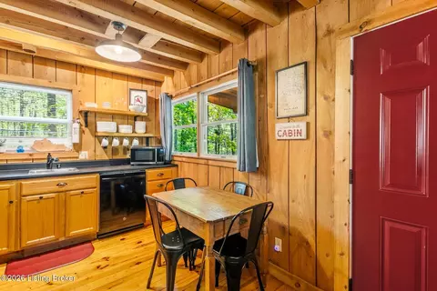 Kitchen - 769 Jock Rd, Bee Spring, KY 42207 photo 3 of 5