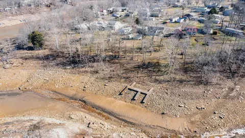 View/Area - 25 E Holiday Beach Loop, Mc Daniels, KY 40152 photo 2 of 10