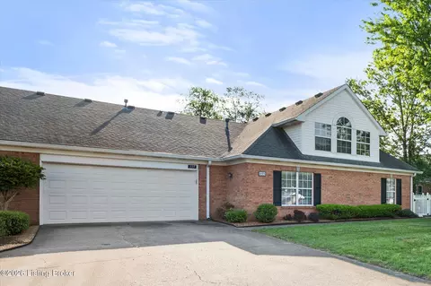 135 Magnolia Ave, La Grange, KY 40031