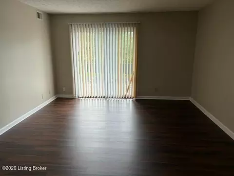1503 La Fontenay Ct, Louisville, KY 40223