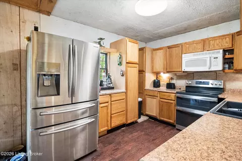 Kitchen - 7014 Organ Creek Cir, Pendleton, KY 40055 photo 2 of 3