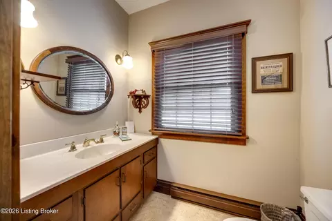 Bath - 2305 Reuben Smith Rd, Loretto, KY 40037 photo 2 of 5