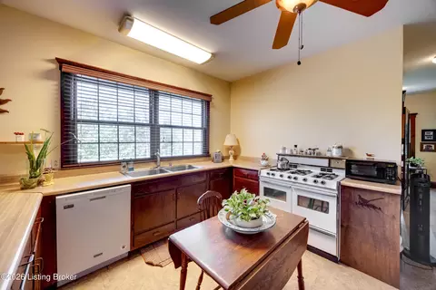 Kitchen - 2305 Reuben Smith Rd, Loretto, KY 40037 photo 4 of 8