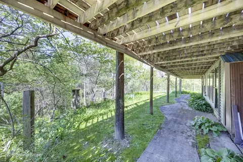 Exterior - 2305 Reuben Smith Rd, Loretto, KY 40037 photo 10 of 18