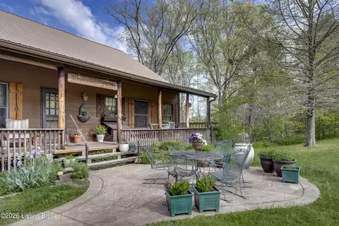 Exterior - 2305 Reuben Smith Rd, Loretto, KY 40037 photo 2 of 18