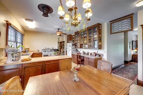 Kitchen - 2305 Reuben Smith Rd, Loretto, KY 40037 photo 2 of 8