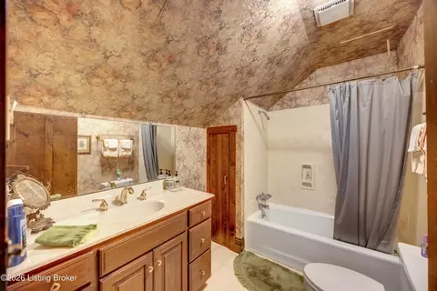 Bath - 2305 Reuben Smith Rd, Loretto, KY 40037 photo 5 of 5
