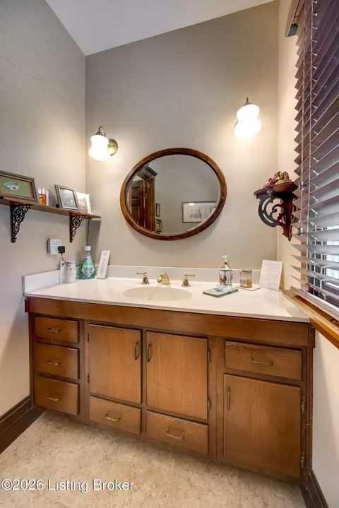 Bath - 2305 Reuben Smith Rd, Loretto, KY 40037 photo 1 of 5