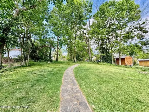 Exterior - 209 E Virginia Ave, Springfield, KY 40069 photo 3 of 6